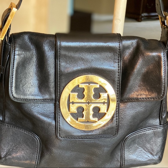Tory Burch Handbags - Tory Burch Leather Shoulder Bag